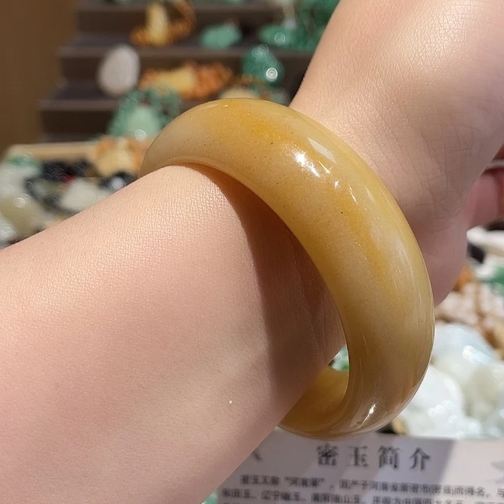 石英质玉未镶嵌手镯