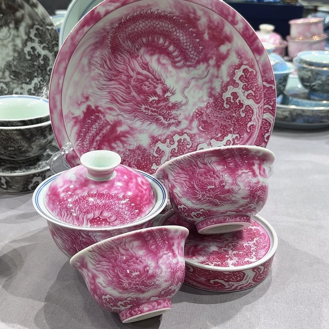 瓷片景德镇瓷器精品陈列