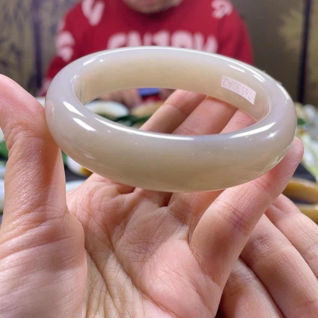 和田玉未镶嵌手镯57圈