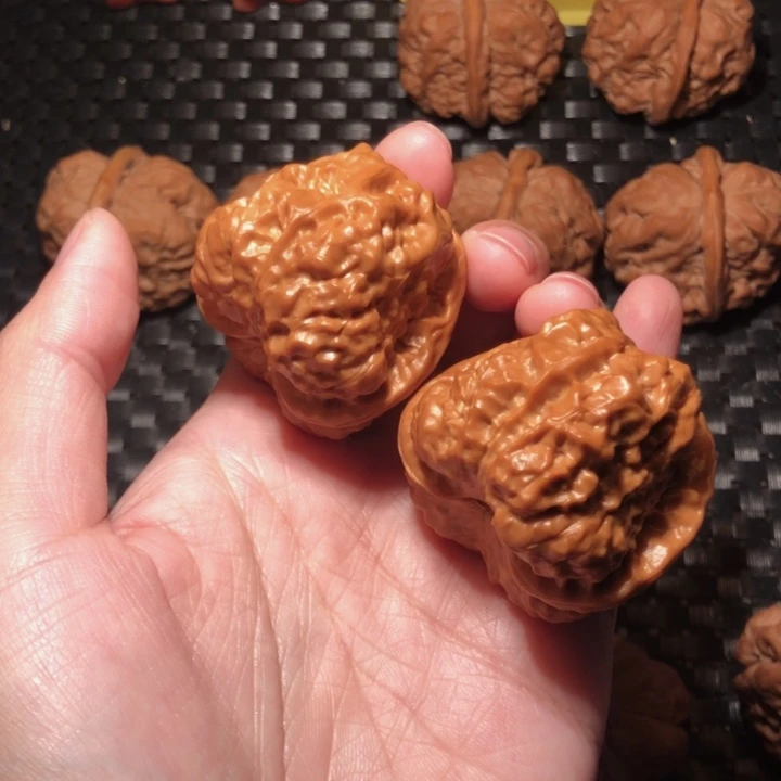 往***烟文玩核桃把件蛤蟆