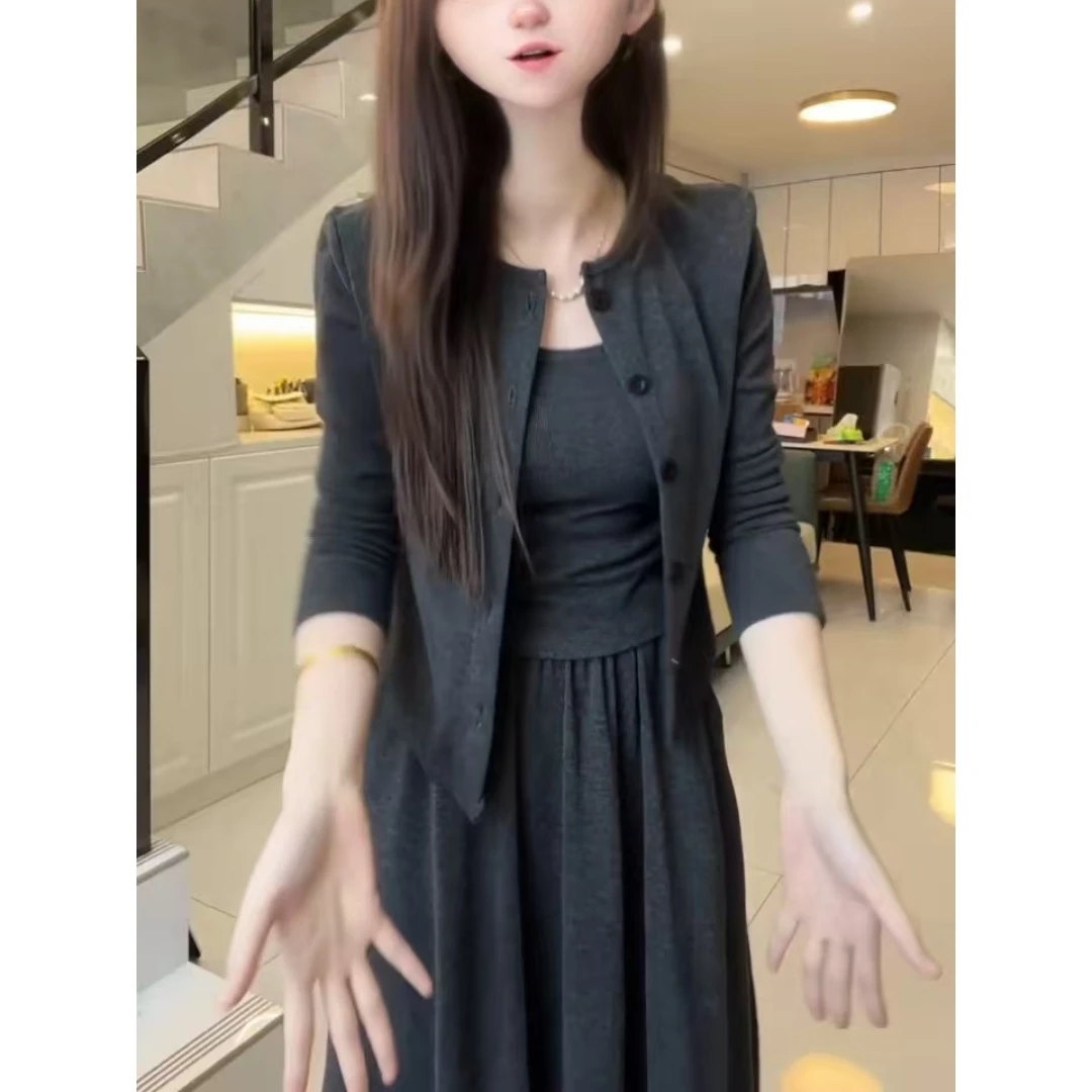 2025早秋新款套装裙女高级感韩系气质时尚减龄开衫吊带半裙三件套