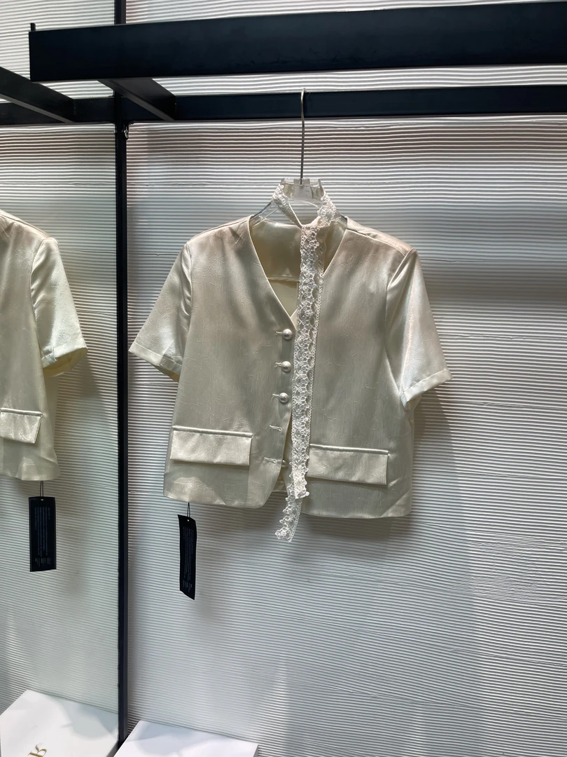 5088#南油高端休闲蕾丝飘带V领缎面西服