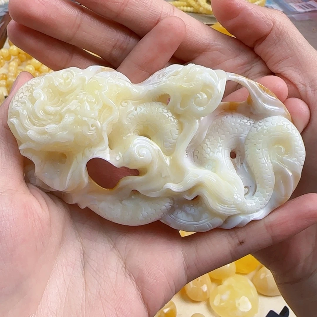 蜜蜡未镶嵌珠宝奇石