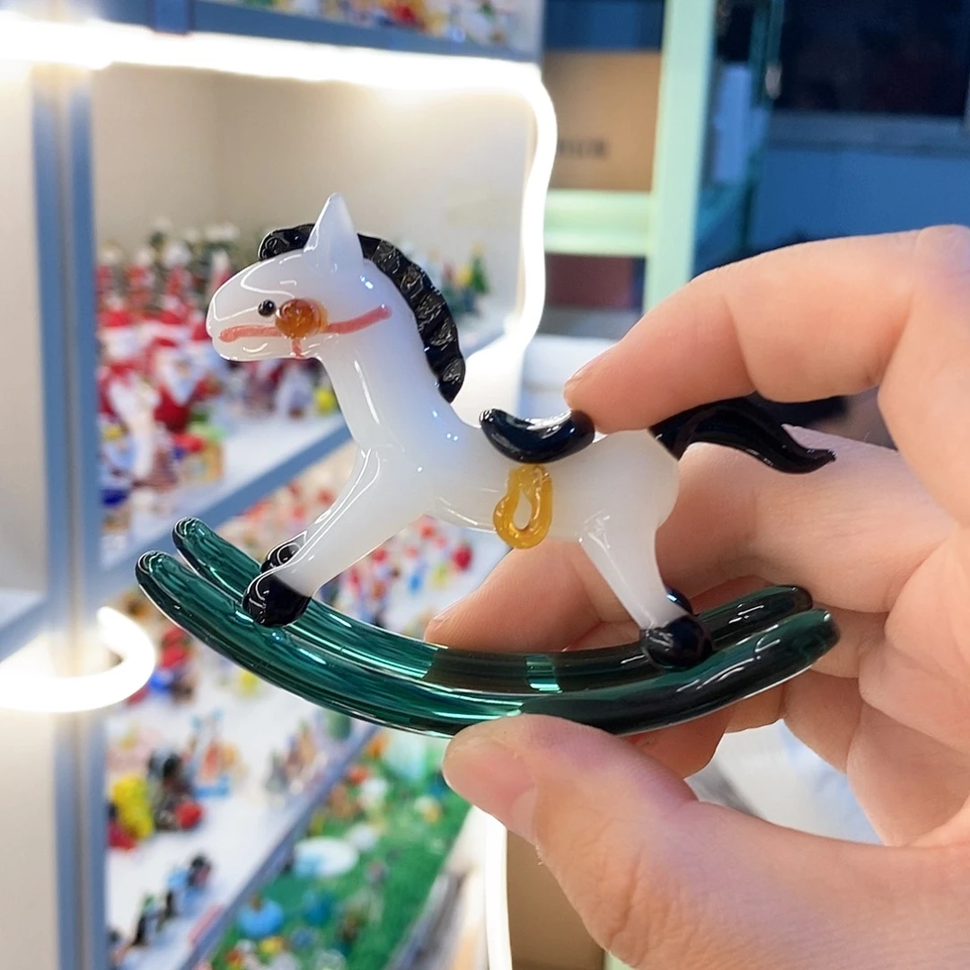 琉璃手工艺品摇摇马