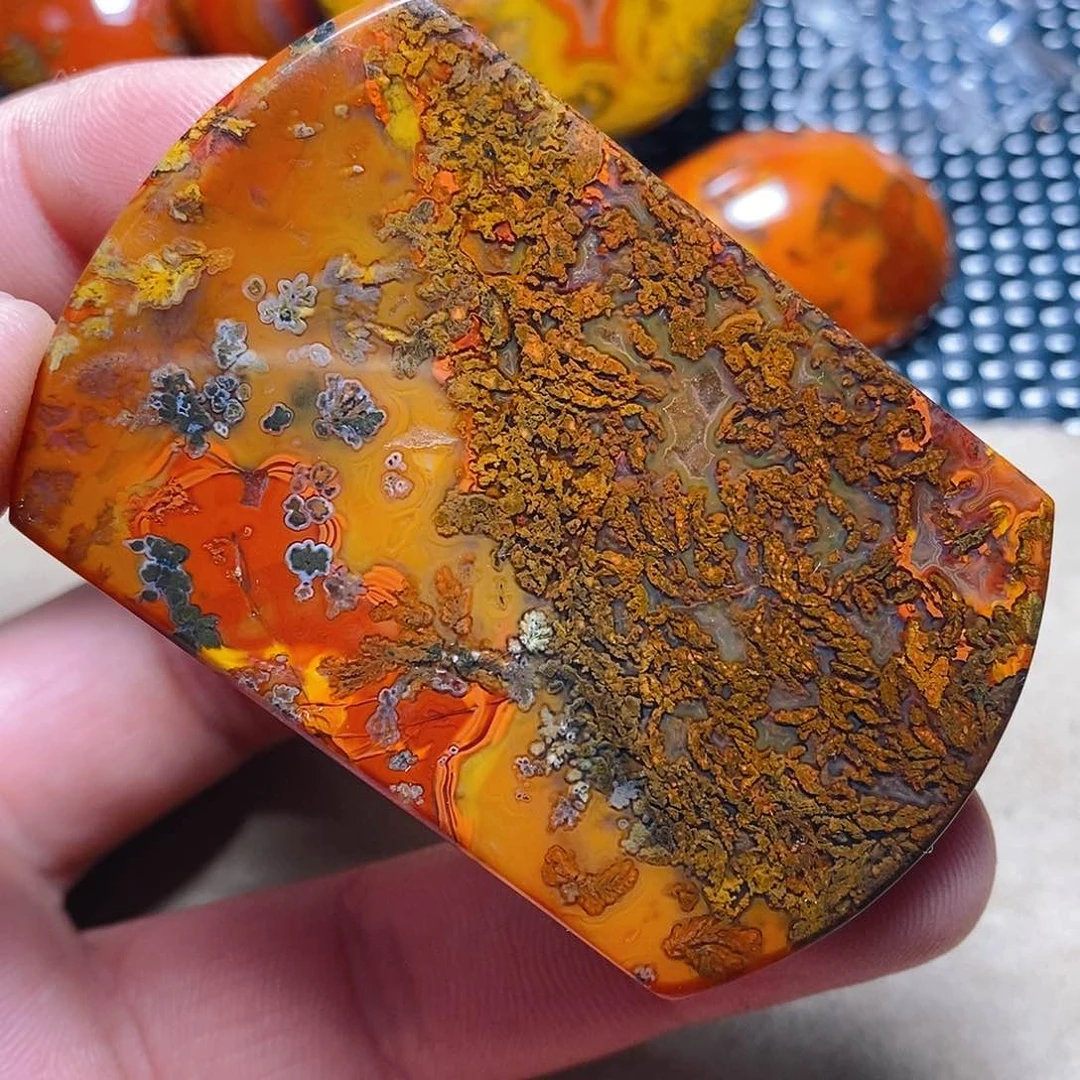 玛瑙/玉髓颈饰未镶嵌沙****庄