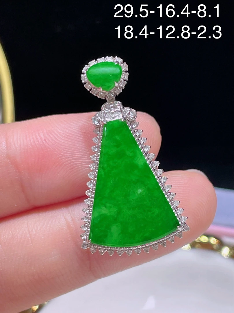 翠翠笙天然缅甸翡翠A货 满绿无事牌吊坠 18k金镶嵌钻石  细腻水灵
