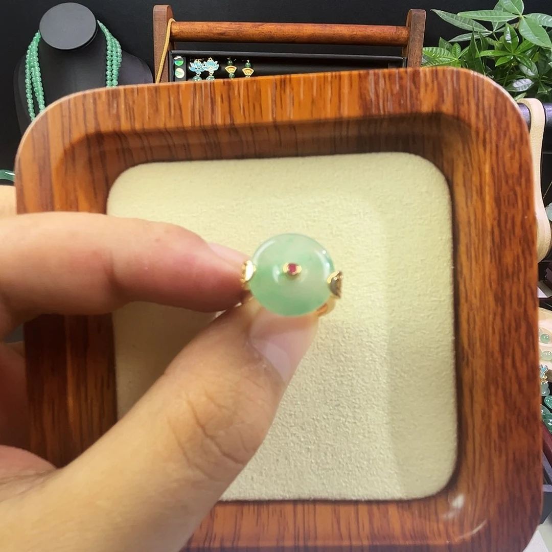 石英质玉合金戒指