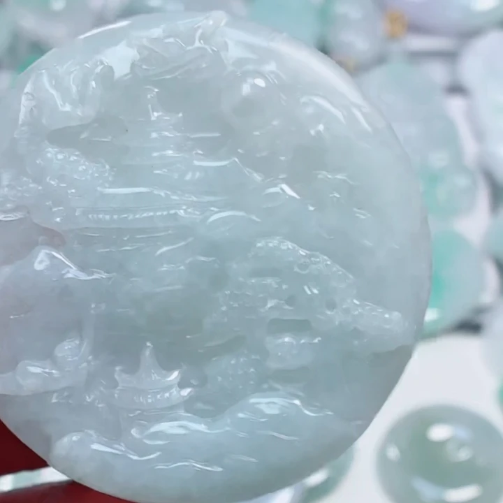 A货翡翠细糯化带绿底色飘花山水牌