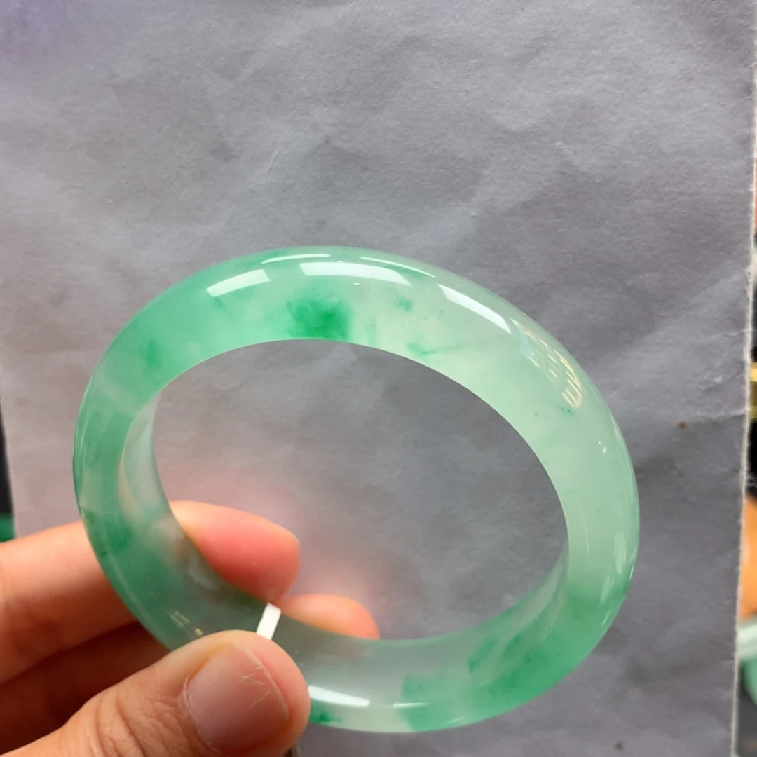 【闪购商品】石英质玉手镯未镶嵌