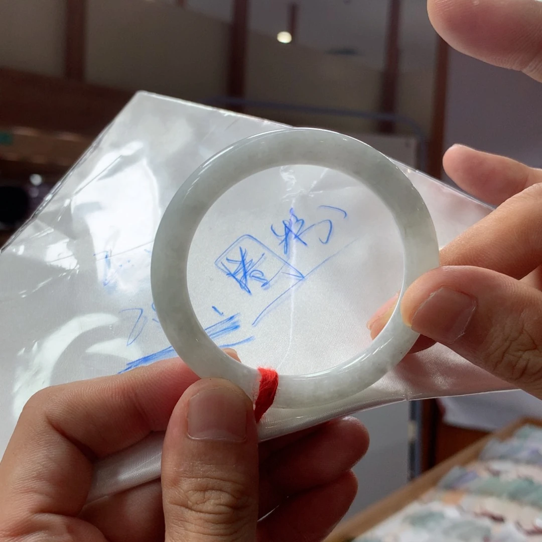 翡翠手镯未镶嵌买断