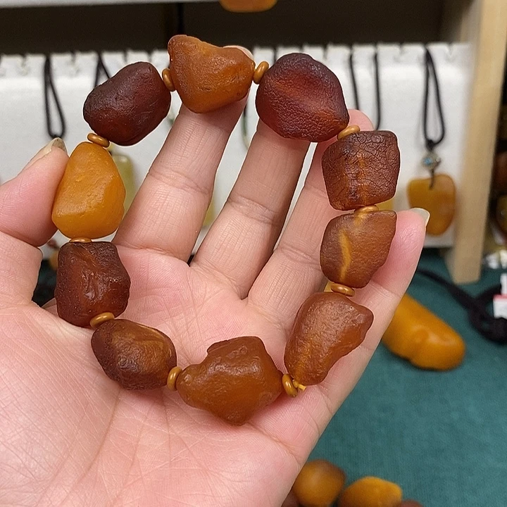 大***姐蜜蜡未镶嵌珠宝奇石手串