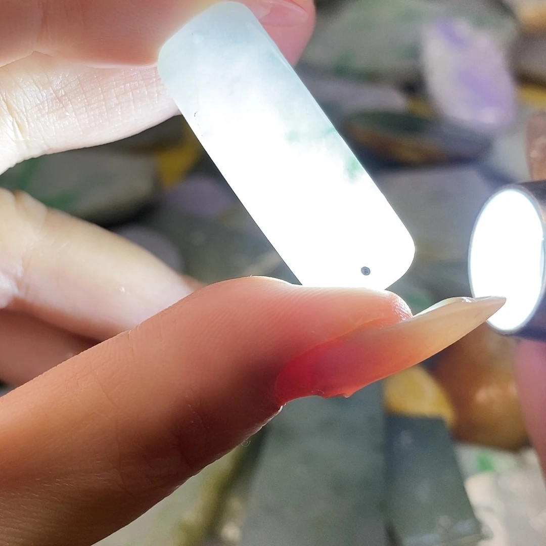 翡翠未镶嵌挂件天然缅甸