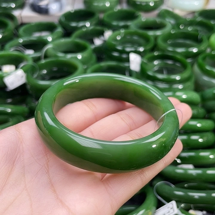 未镶嵌手镯和田玉（碧玉）