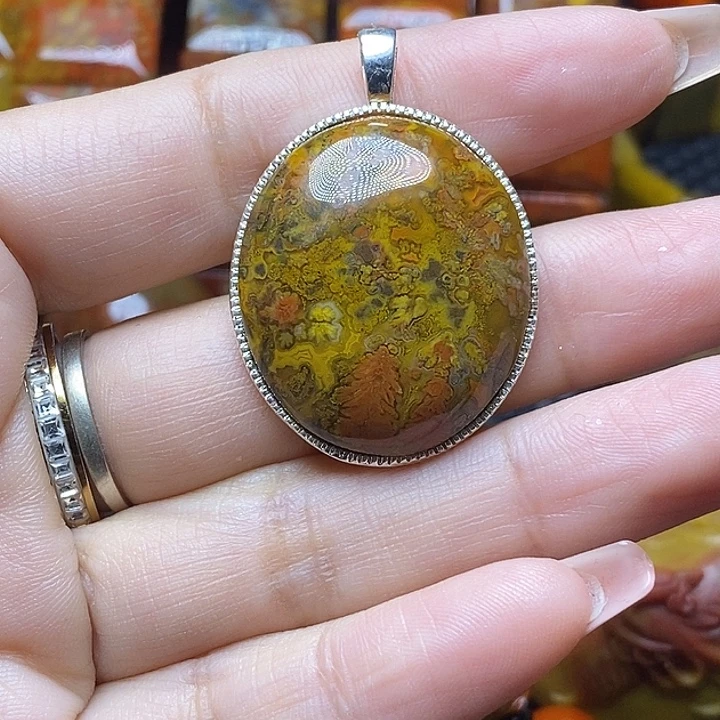 自***⁸玛瑙/玉髓未镶嵌手链