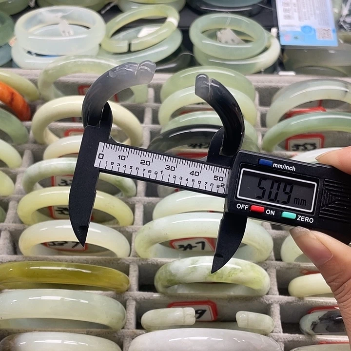 蛇纹石玉未镶嵌手镯332