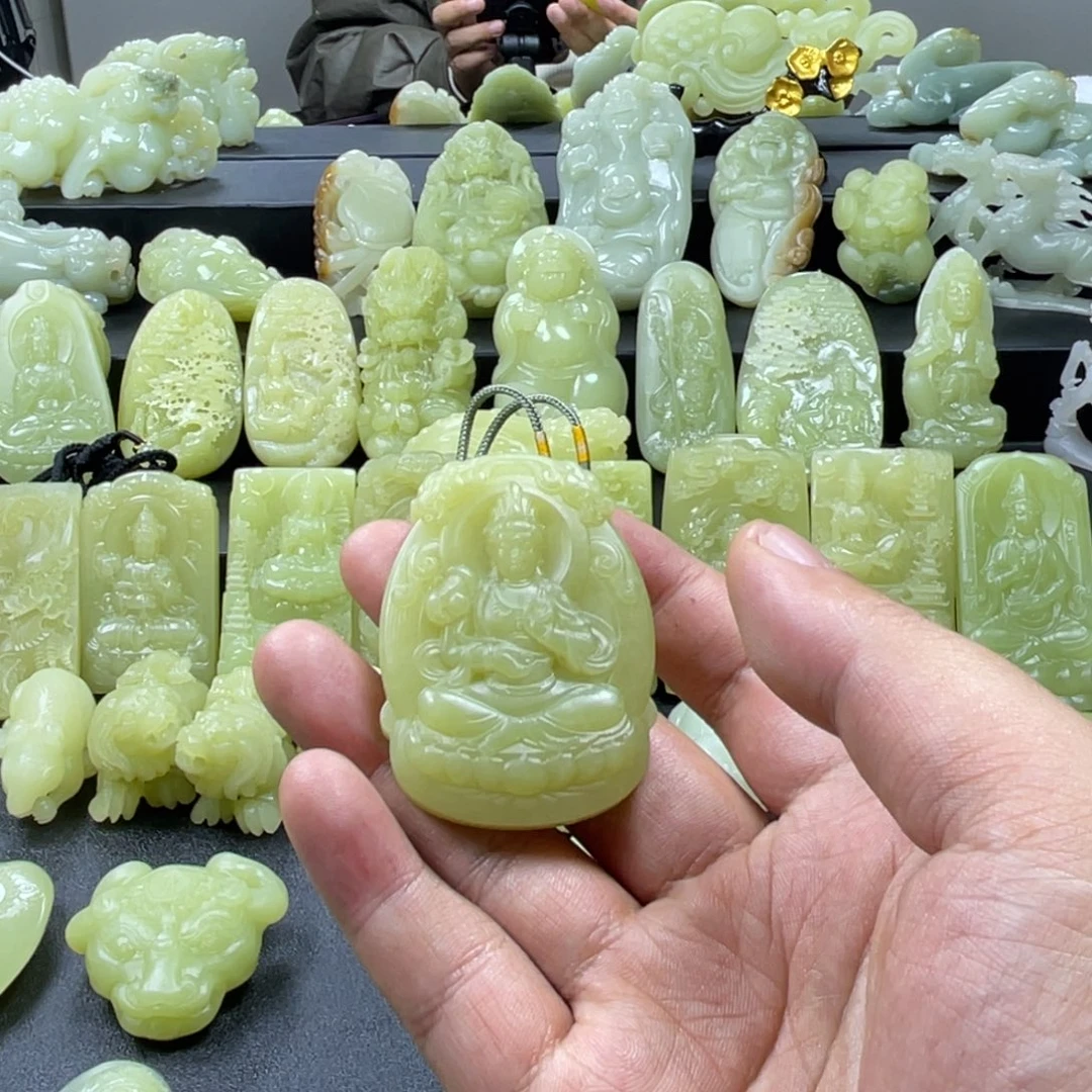 和田玉（黄玉）未镶嵌颈饰