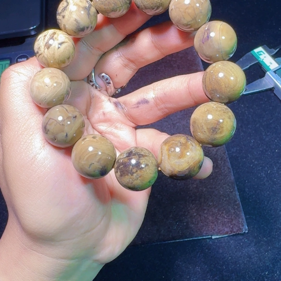 琥珀未镶嵌裸石琥珀