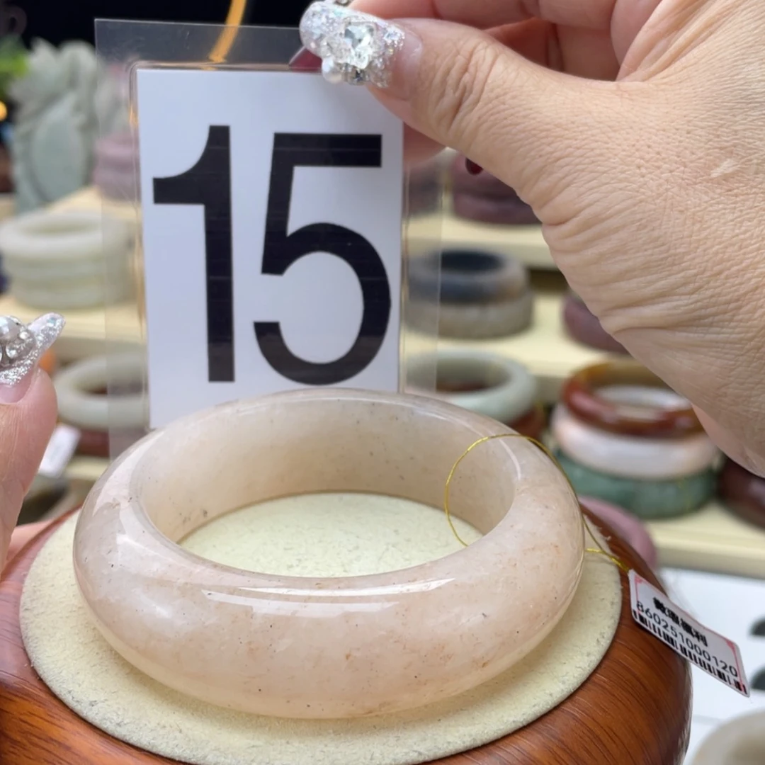 【闪购商品】石英质玉手镯未镶嵌