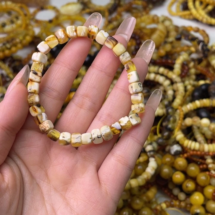 贾***非金属意臻天然珠宝手串