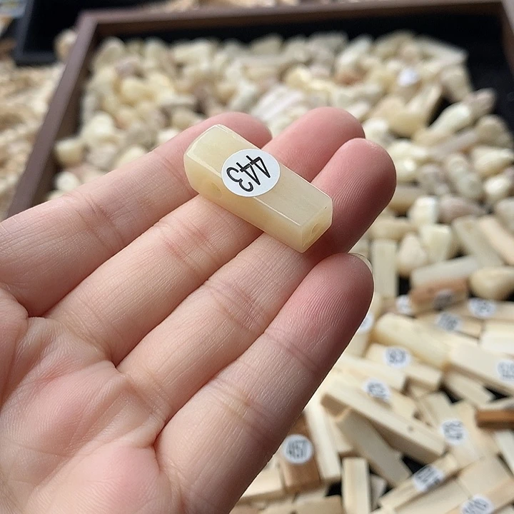 泥塑不打孔联系客服