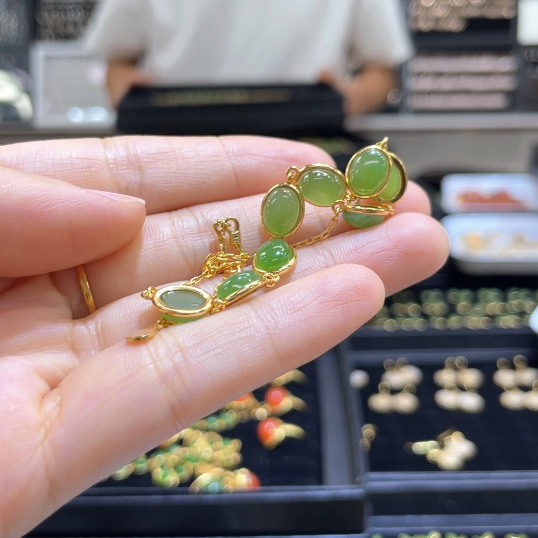 和田玉银S925镶嵌手链小**?