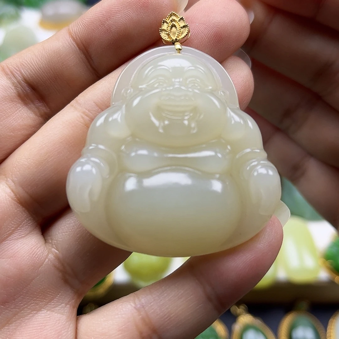 和田玉18K金镶嵌颈饰