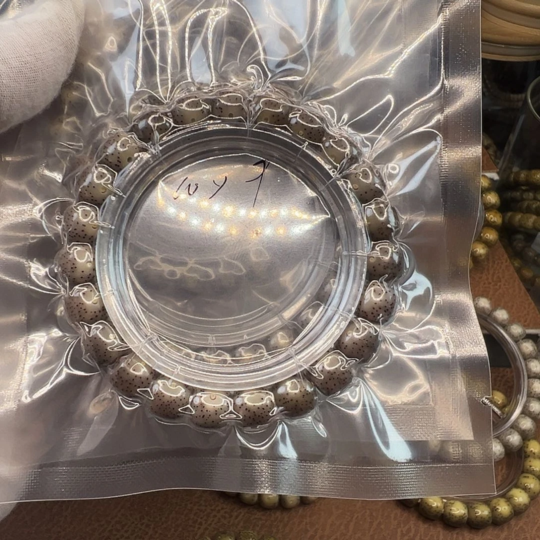 邹***店手串星月菩提石玉料10×9星点稀散无烟花星五条单圈