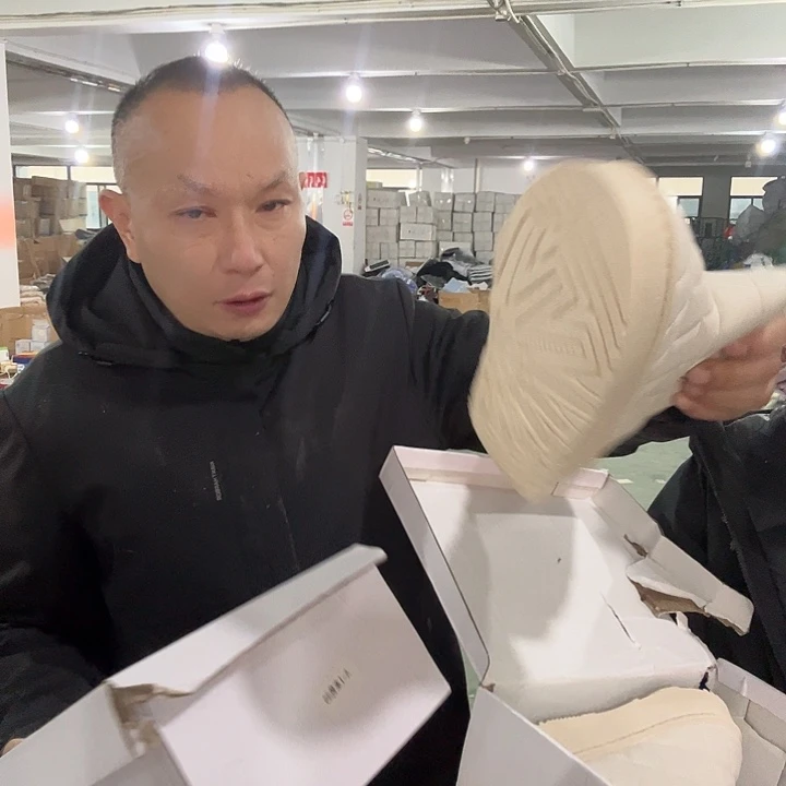 多色雪地靴发一双