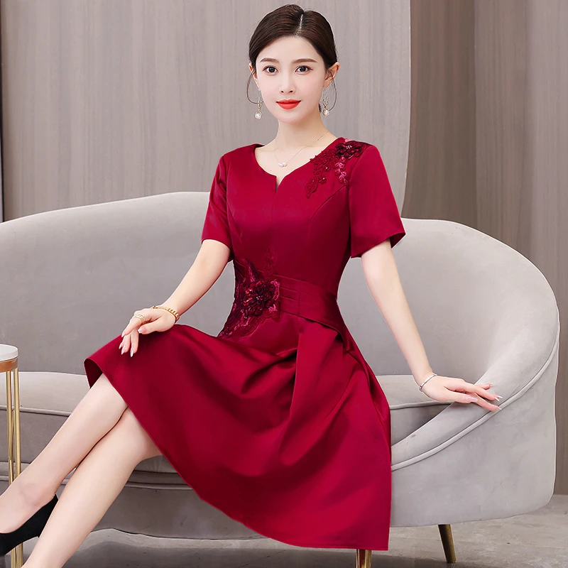 高端夏季晚礼服裙女年轻红色2024年喜婆婆妈妈婚宴装高贵参加婚礼