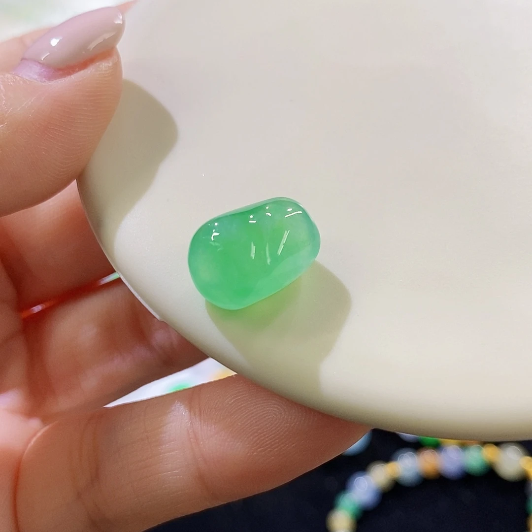 翡翠未镶嵌挂件力推