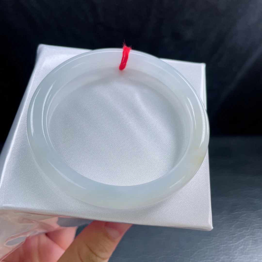 54圈冰糯飘黄翡细圆条手镯 有纹