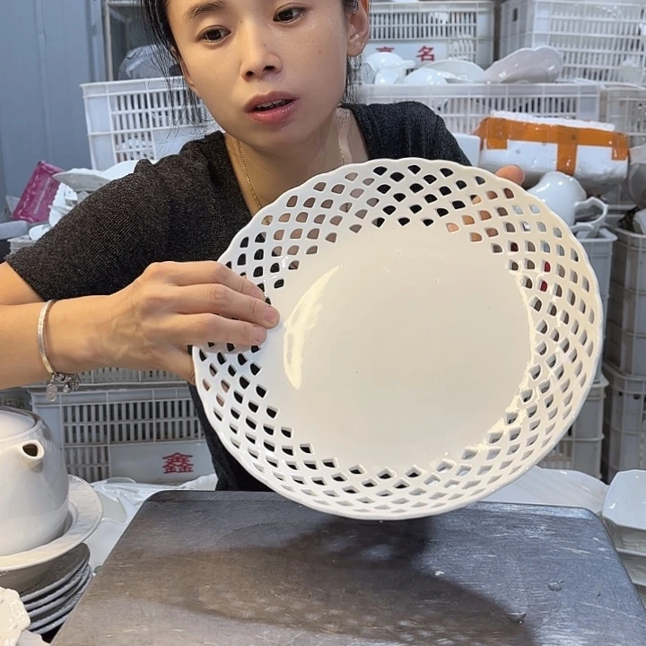 碟一个微瑕产品 介意勿拍……