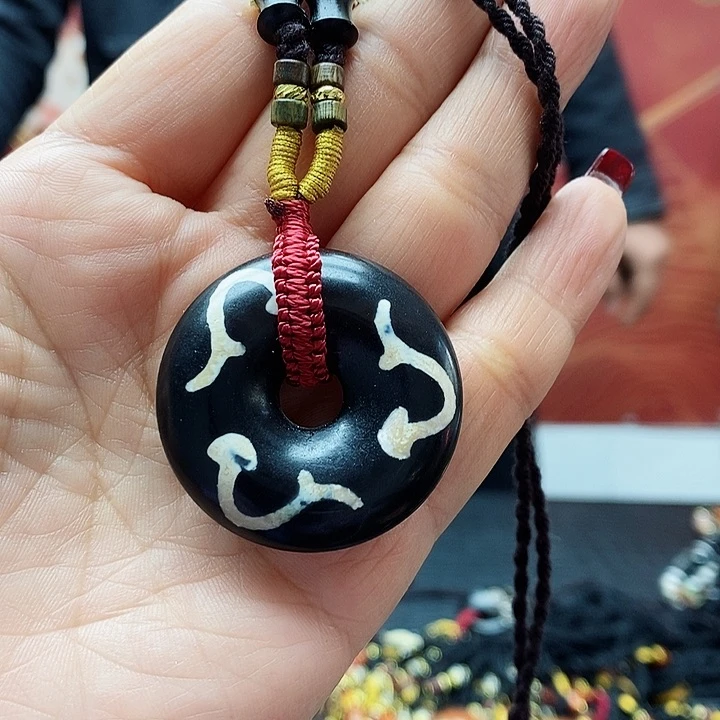 玛瑙/玉髓颈饰合金