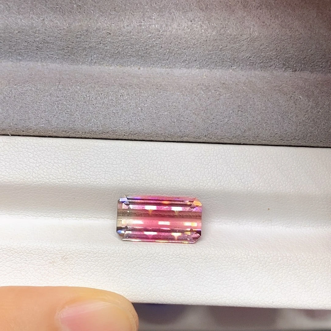 未镶嵌7.135克拉天然全净满火彩西瓜碧玺碧玺
