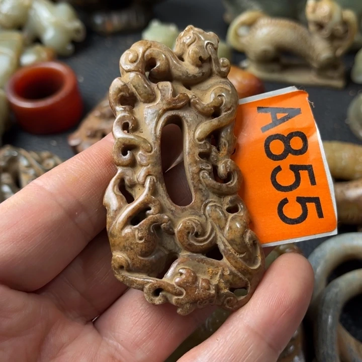 和田玉颈饰未镶嵌陶*