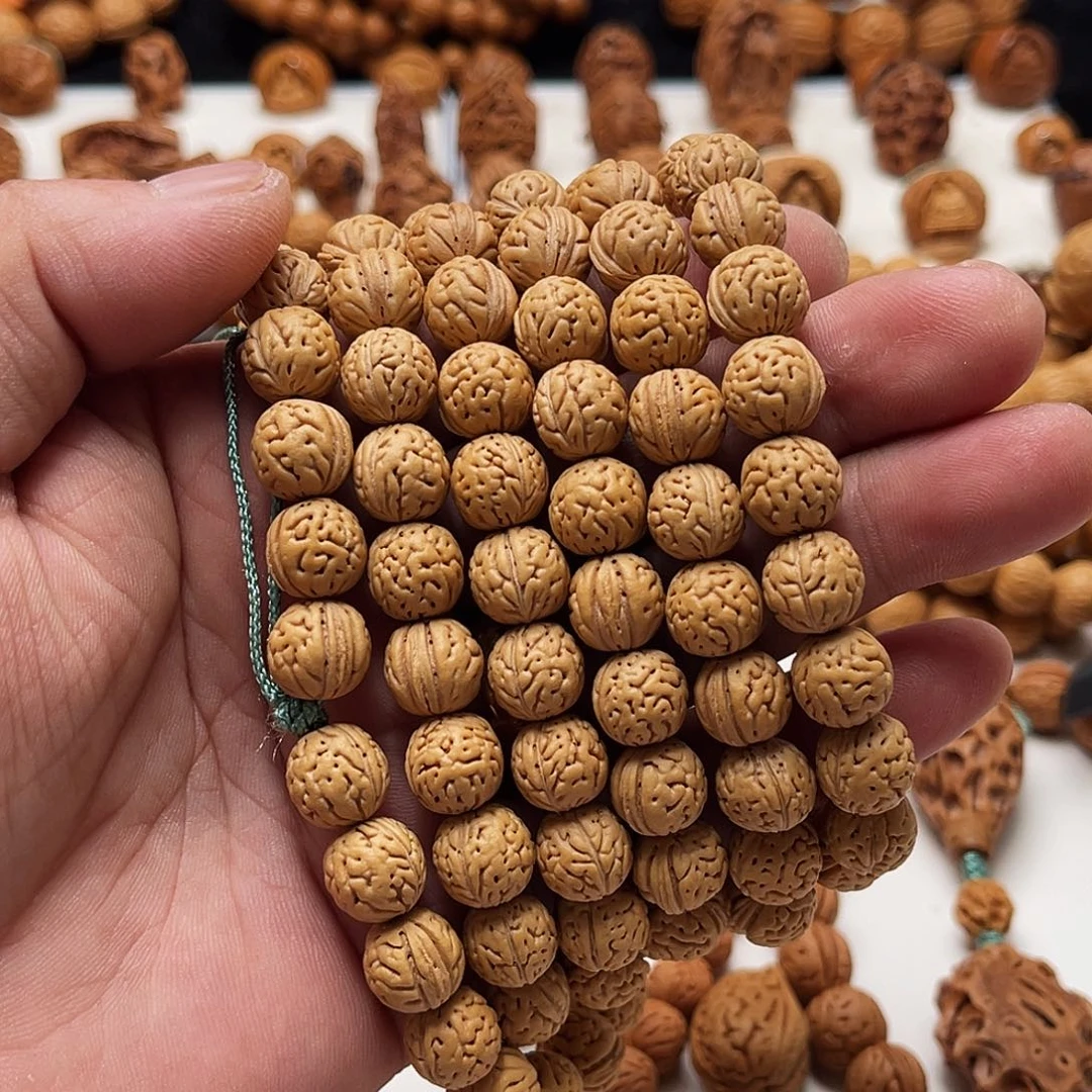 看***生手工桃核工艺制作