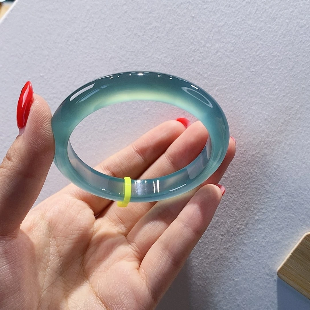 玛瑙/玉髓手镯未镶嵌55