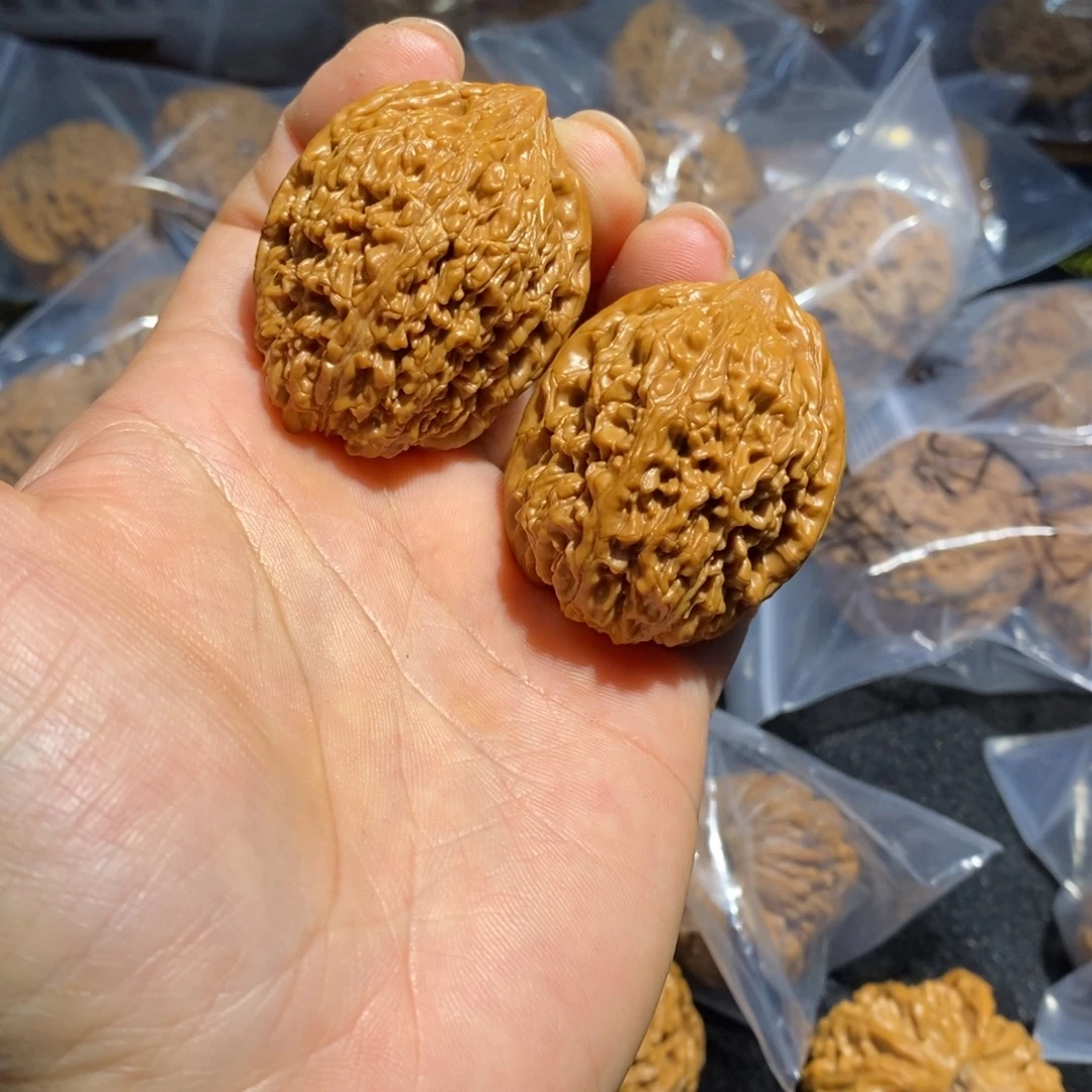 文玩核桃吊坠蒜头核桃168