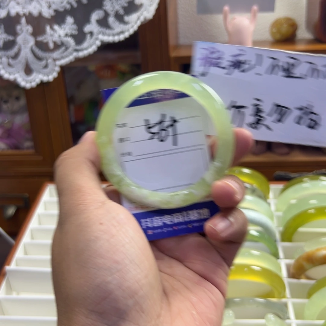 蛇纹石玉未镶嵌手镯235