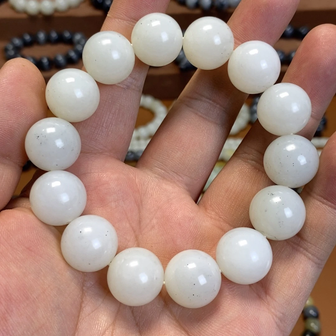 九***九和田玉未镶嵌手串