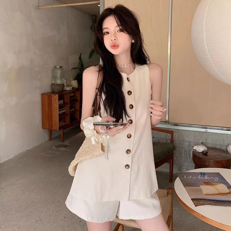 时尚休闲套装女夏季2025新款高级感小香风无袖背心阔腿短裤两件套