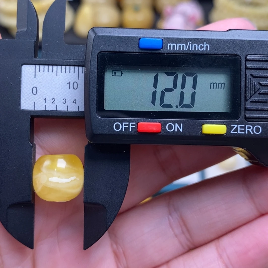 蜜蜡未镶嵌珠宝奇石