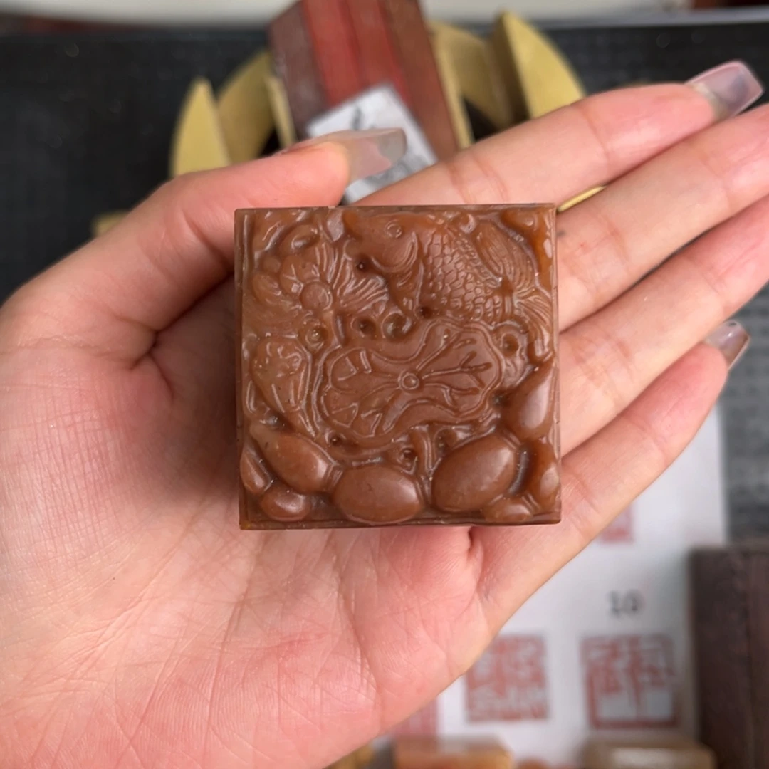 寿山石杏***郎现场纯手工篆刻