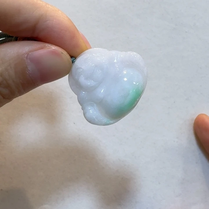 翡翠未镶嵌颈饰佛公