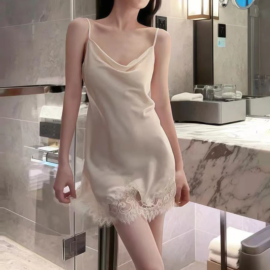 2025秋季新款高定轻奢睡衣薄款蕾丝吊带性感荡领带胸垫家居服