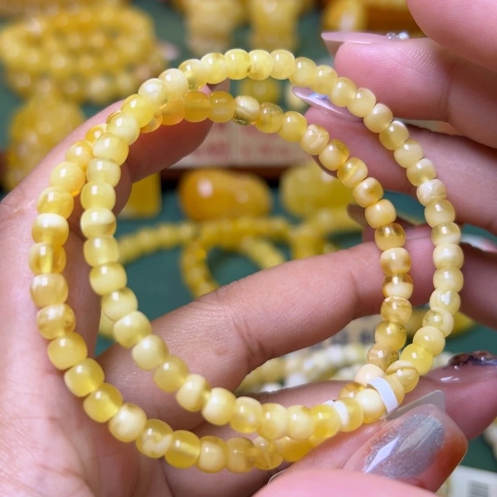 蜜蜡未镶嵌珠宝奇石多样性发其一