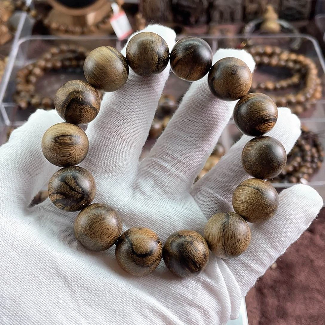 沉香手串扬***—越南芽庄白棋虎斑留疤