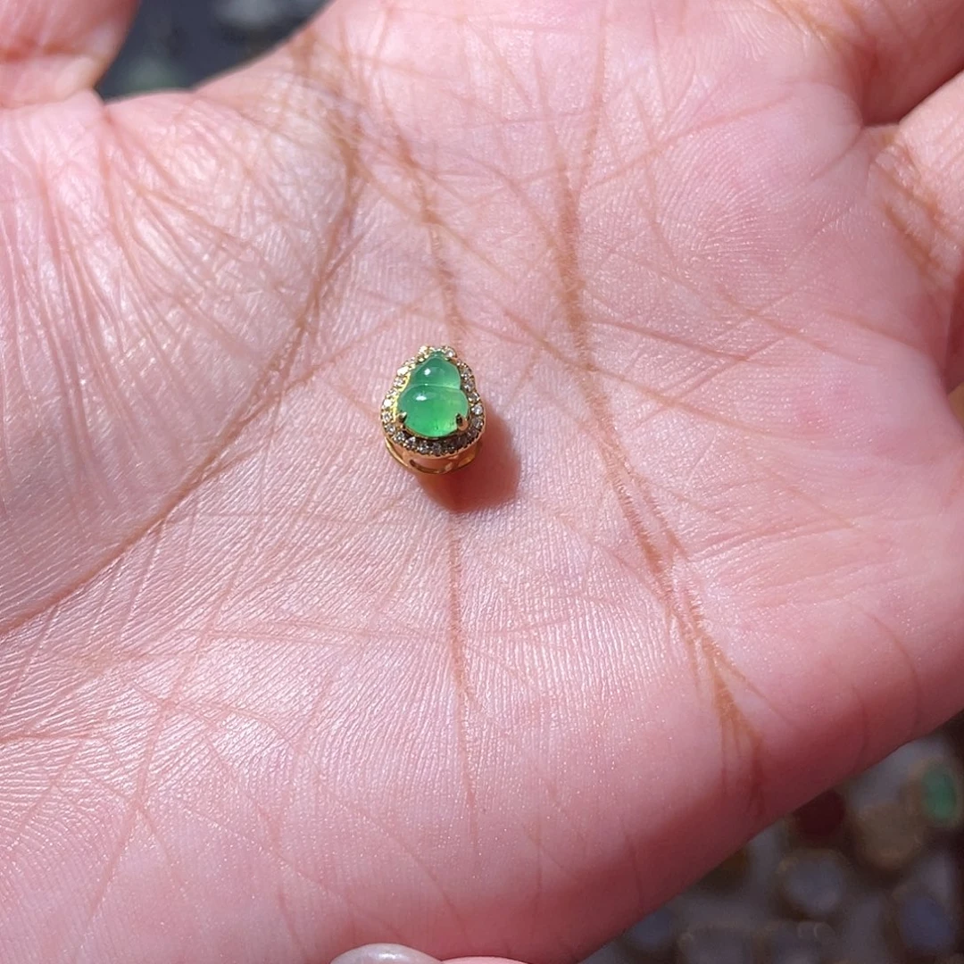 吊坠(不含链)18K金镶嵌翡翠