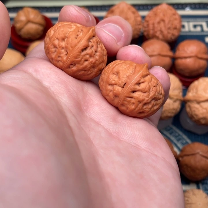 文玩核桃把件麒麟磨盘