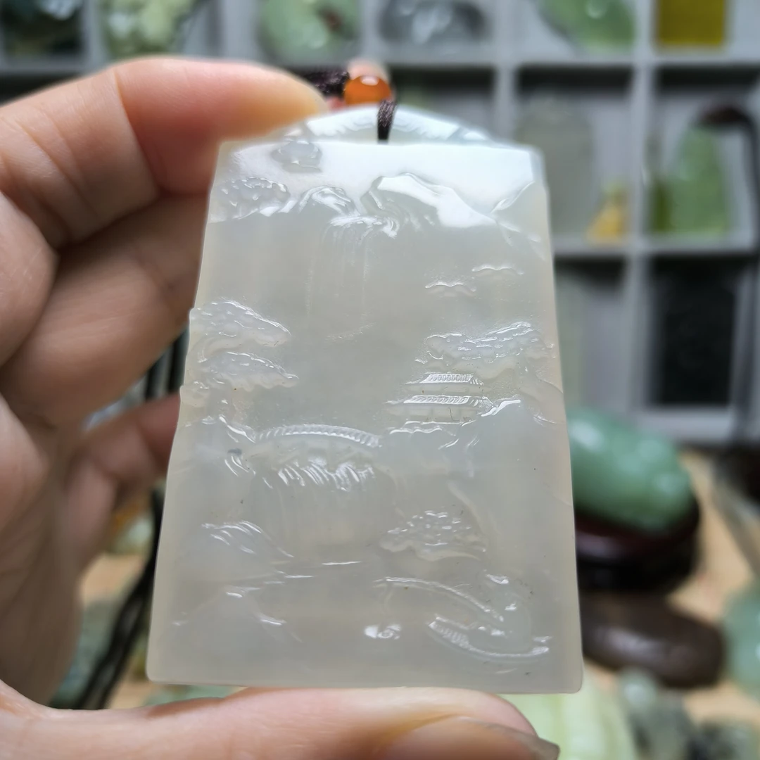 天然岫玉精品高冰冰飘精雕山水牌吊坠挂件（多样性发其一）
